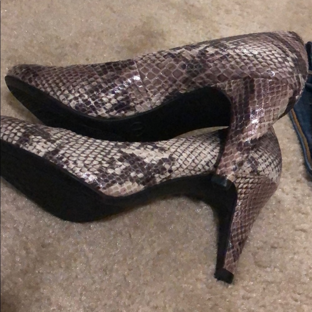NWOT Merona snakeskin heels - Picture 6 of 6